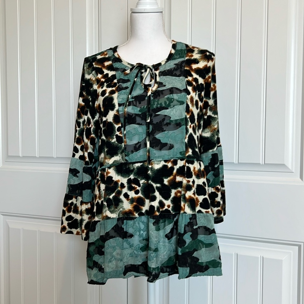 NWT $68‎ CUPIO Top blouse Large L Camo Black Leopard Print Career Casual Boho